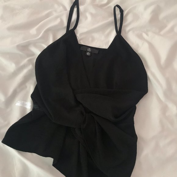 ♥️BRAND NEW WHITE STRAPPY TOP♥️ - Picture 1 of 3